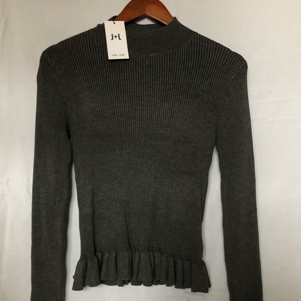 John + Jenn grey turtle neck top